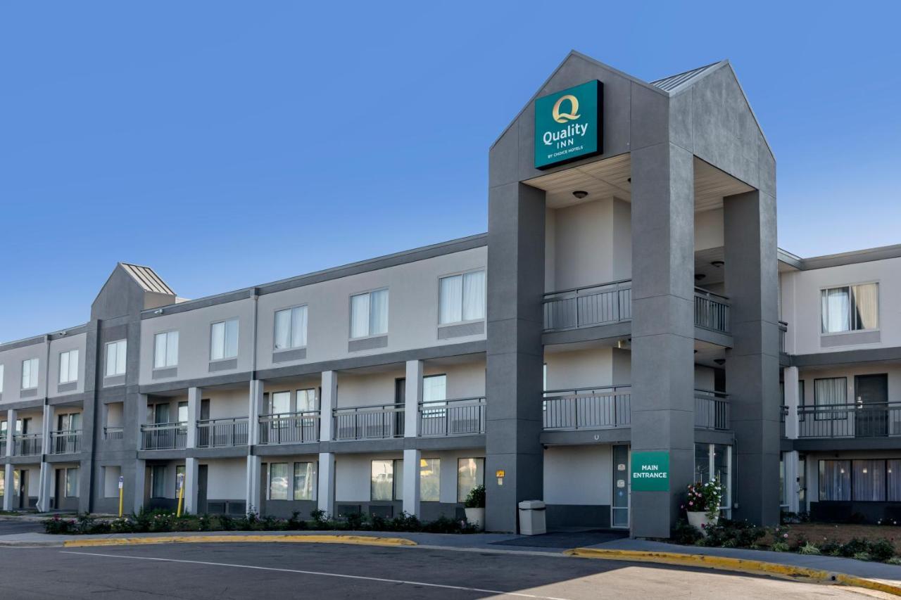 Quality Inn Fayetteville Near Fort Bragg Buitenkant foto
