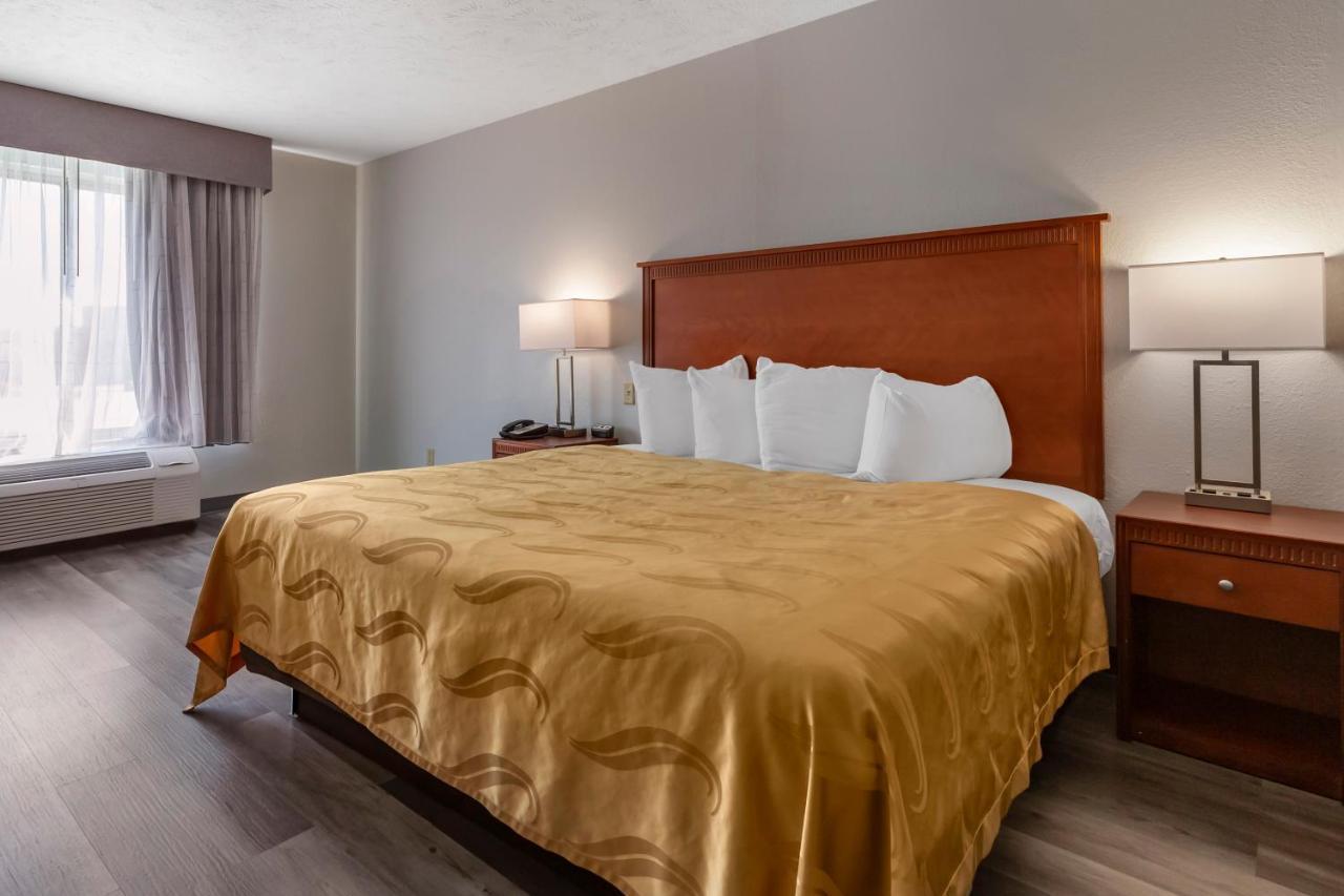 Quality Inn Fayetteville Near Fort Bragg Buitenkant foto