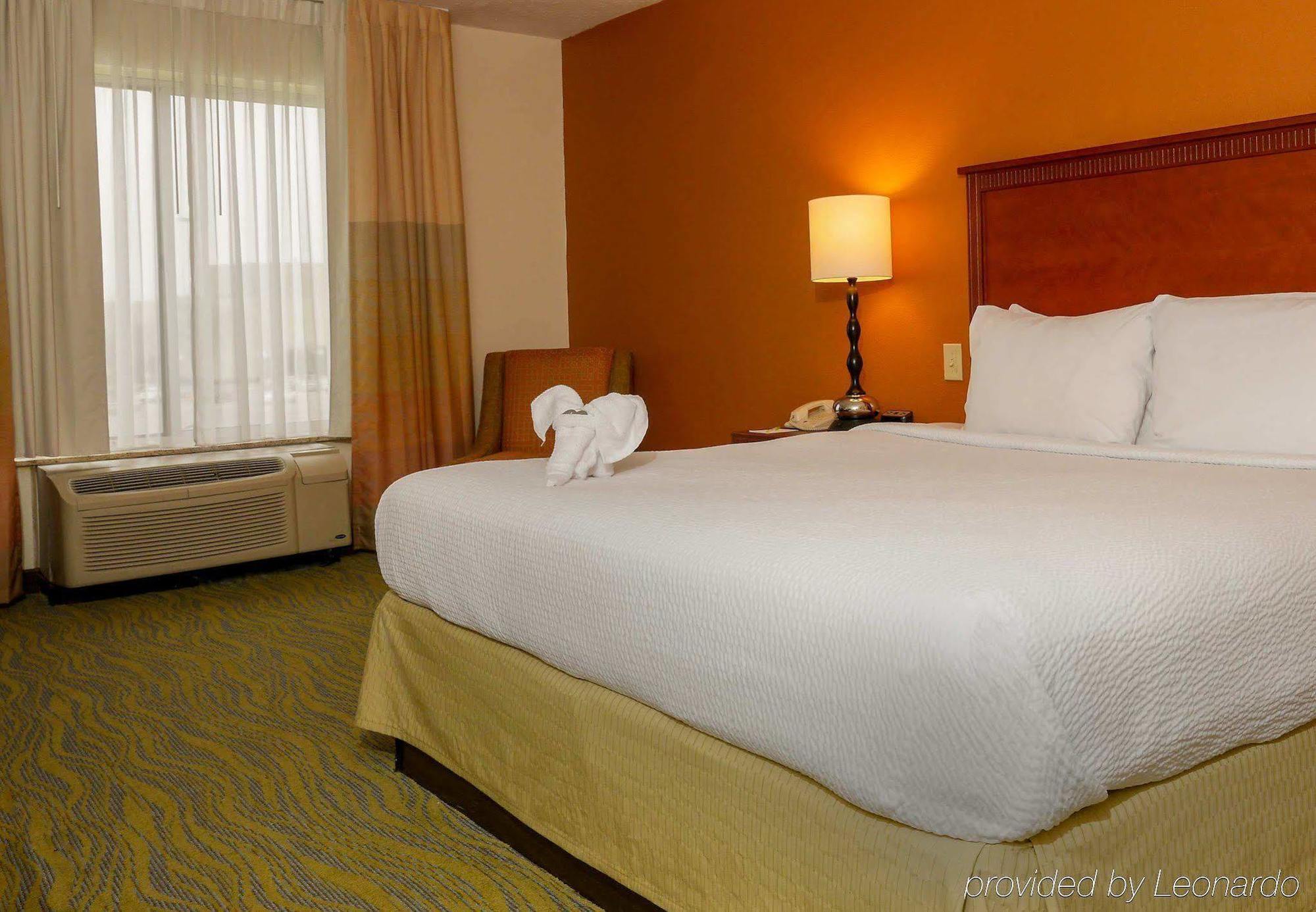 Quality Inn Fayetteville Near Fort Bragg Buitenkant foto