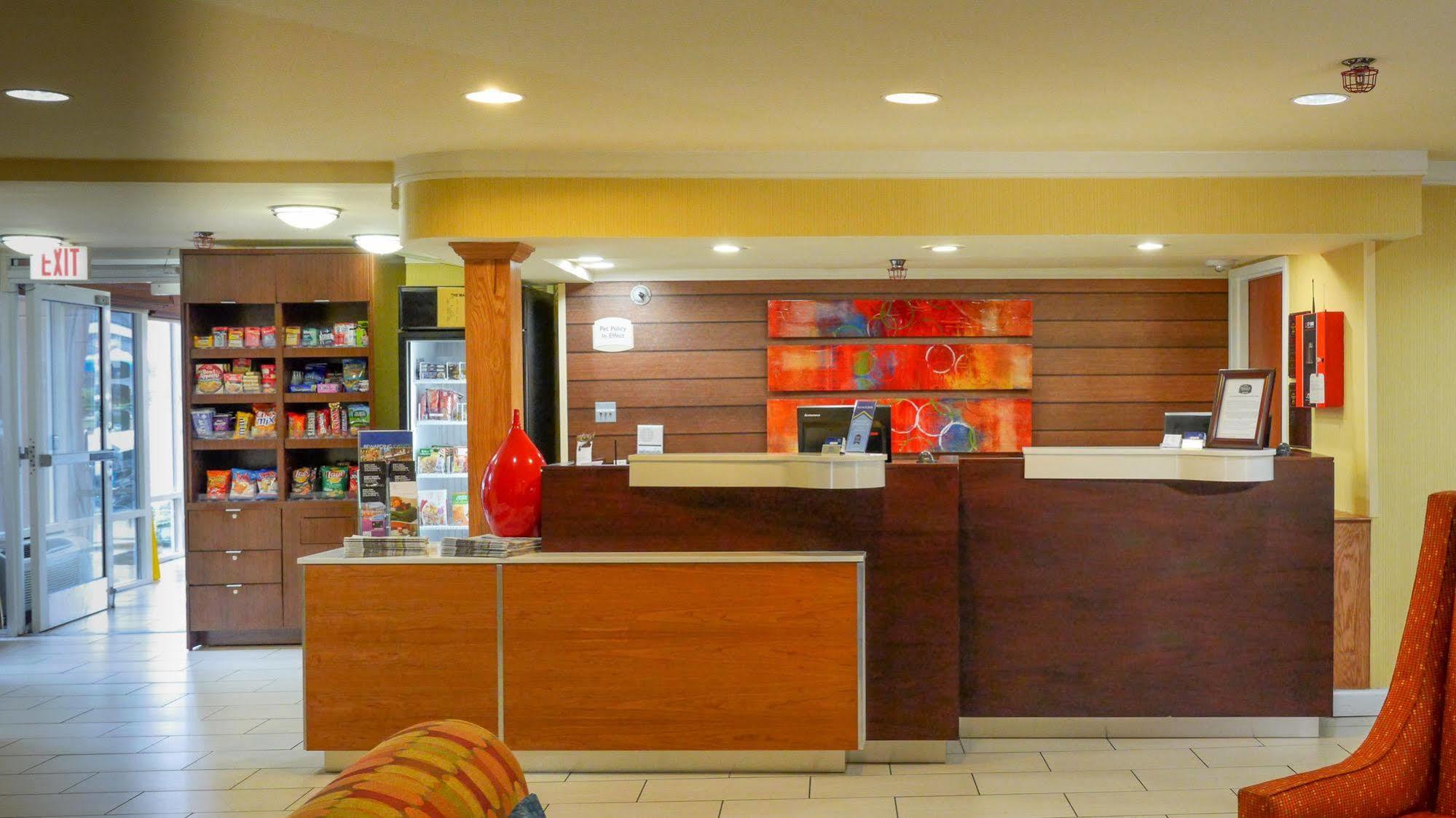 Quality Inn Fayetteville Near Fort Bragg Buitenkant foto