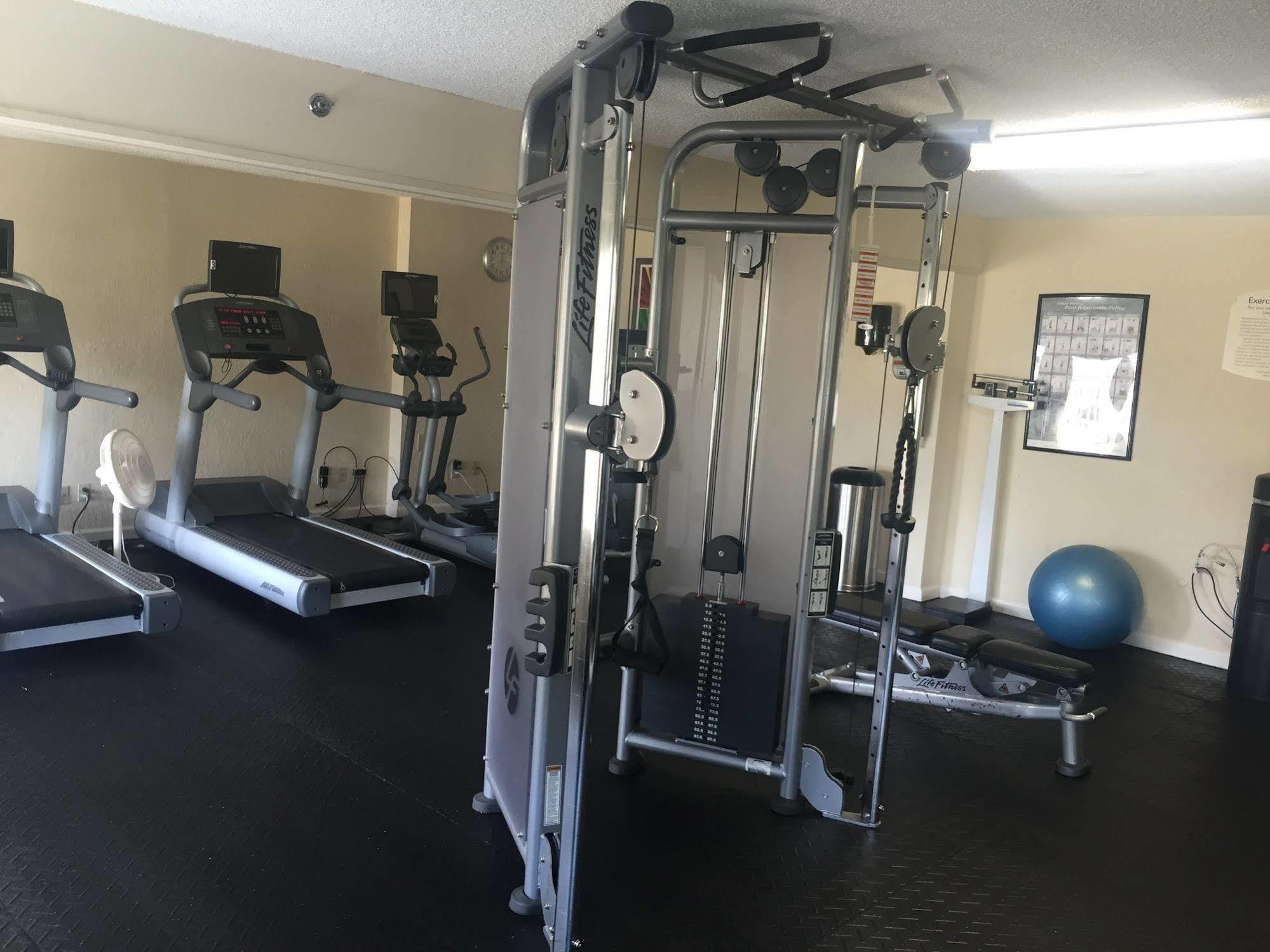 Quality Inn Fayetteville Near Fort Bragg Buitenkant foto