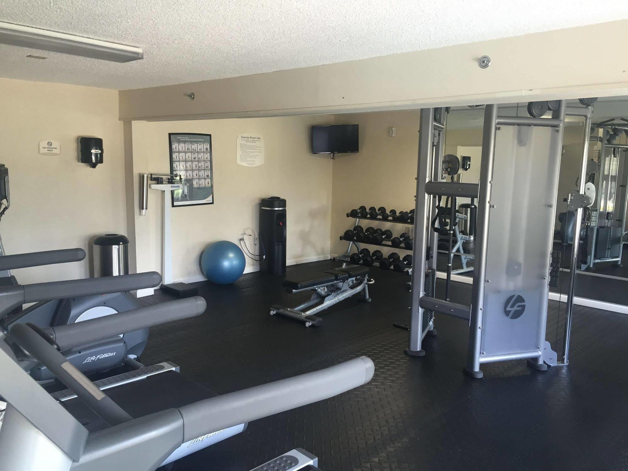 Quality Inn Fayetteville Near Fort Bragg Buitenkant foto