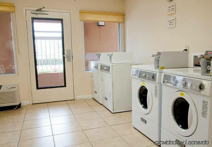 Quality Inn Fayetteville Near Fort Bragg Buitenkant foto